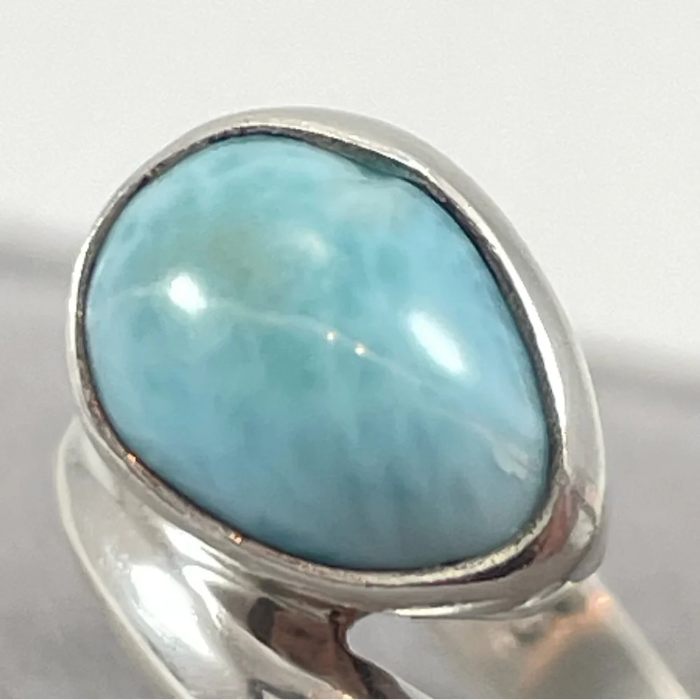 Unsigned stunning larimar
